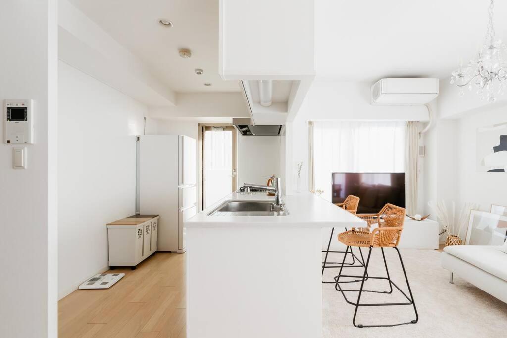 Open Sale: Spacious Namba Apartment near Dotonbori Osaka Exterior photo